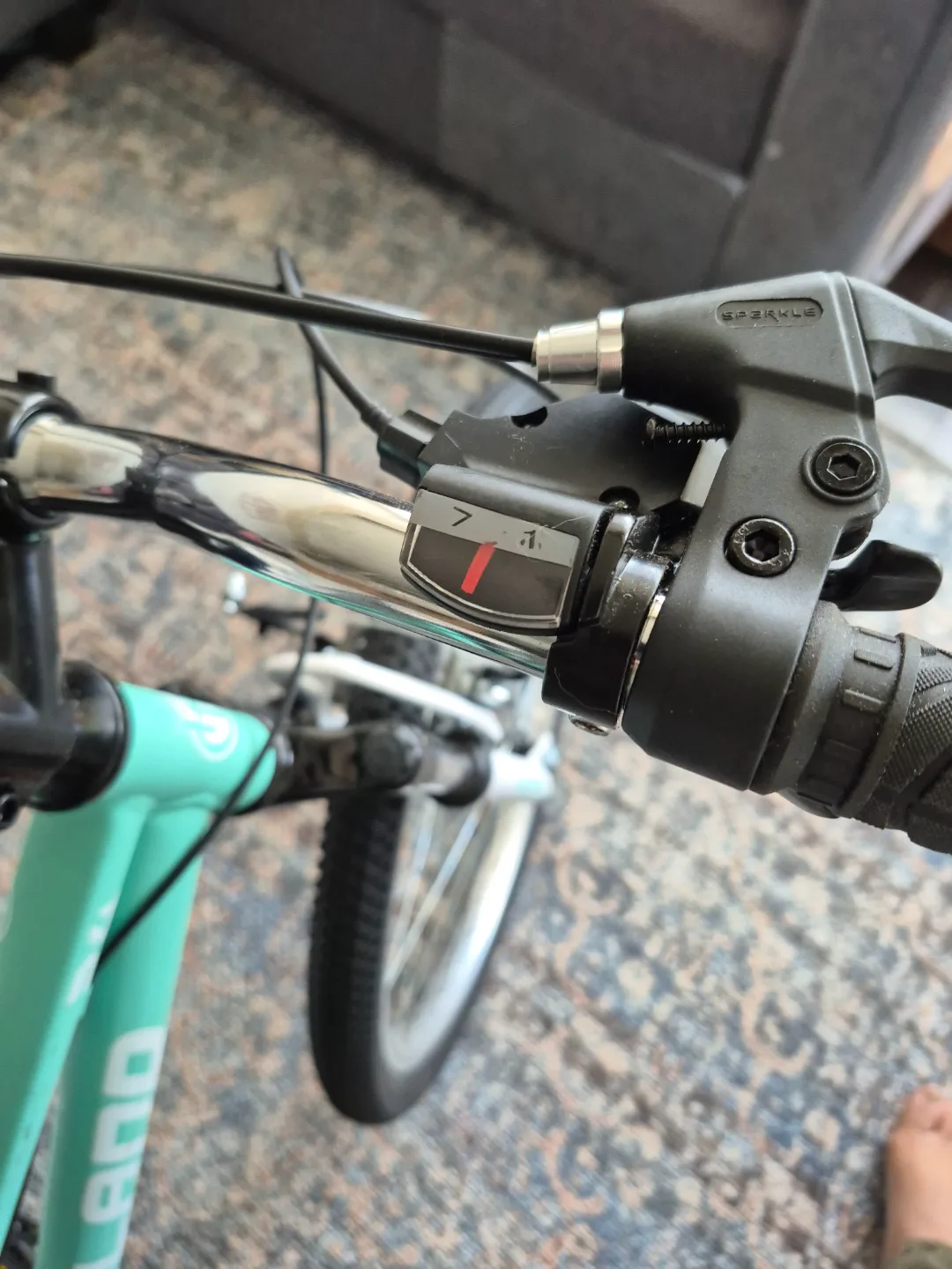 Hiland 24" Girls' Mountain Bike - Mint Green NEW  WITH ISSUES image indicator(8)