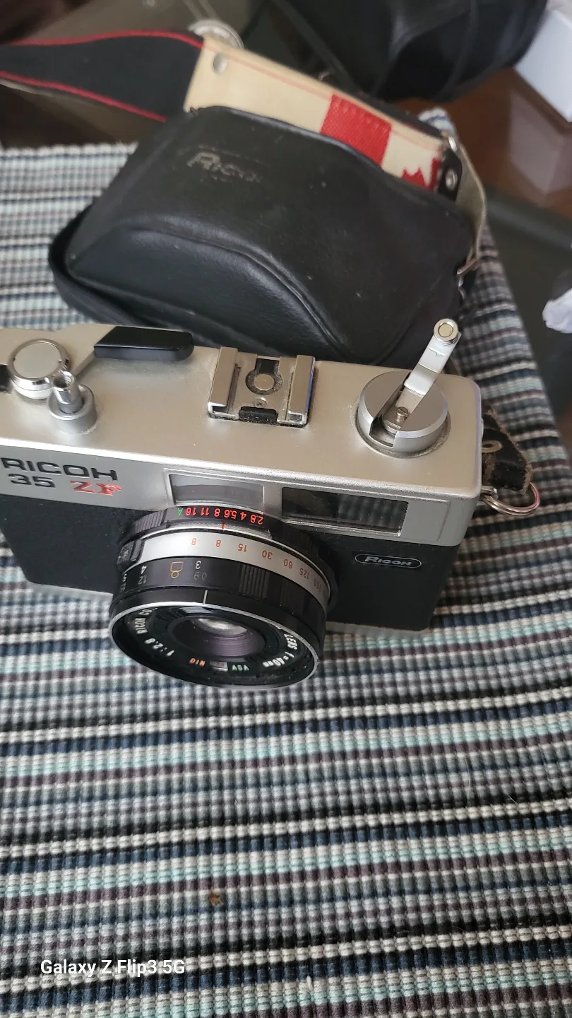 Vintage Ricoh 35 ZF Film Camera with Rikenon Lens image indicator(4)