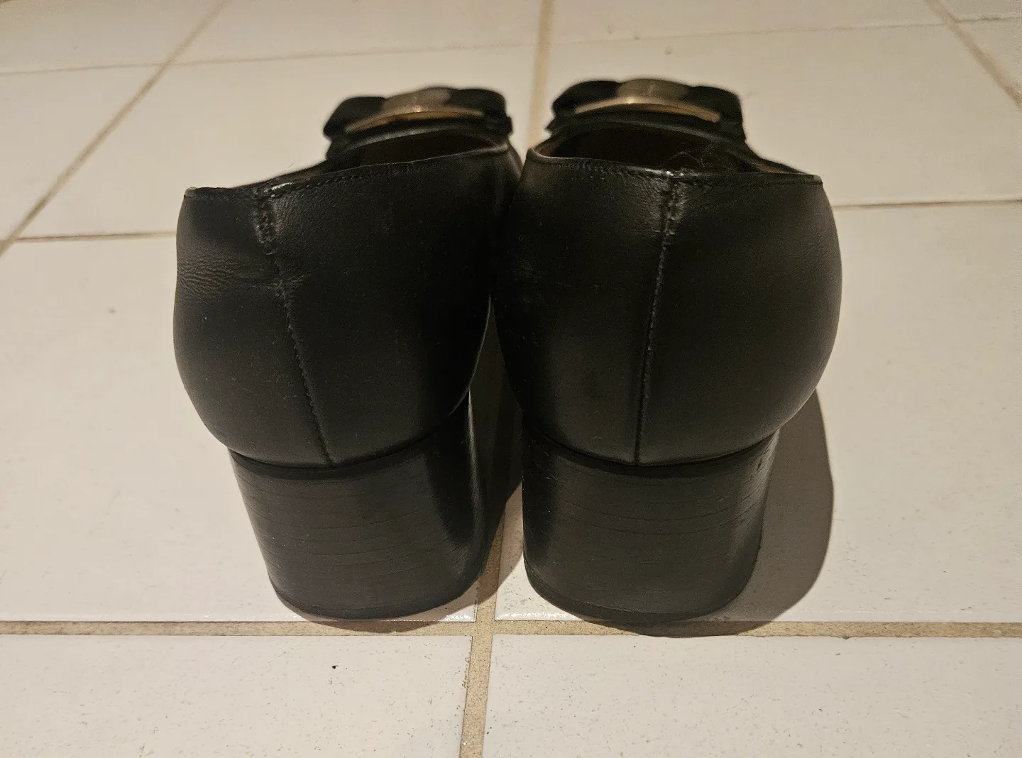 Salvatore Ferragamo Black Leather Heels Size 6.5 B image indicator(3)