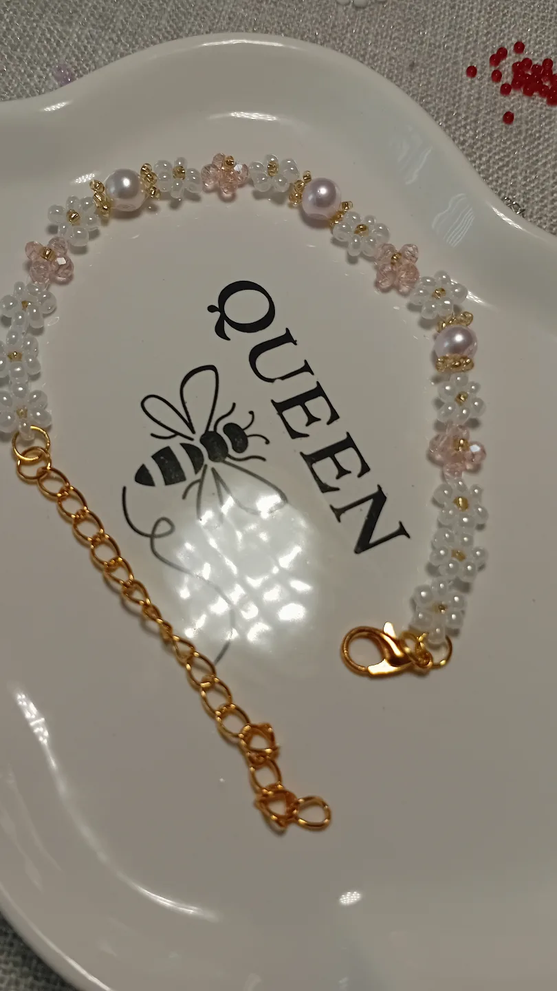 Delicate Beaded Bracelet with Pearls and Flowers image indicator(6)