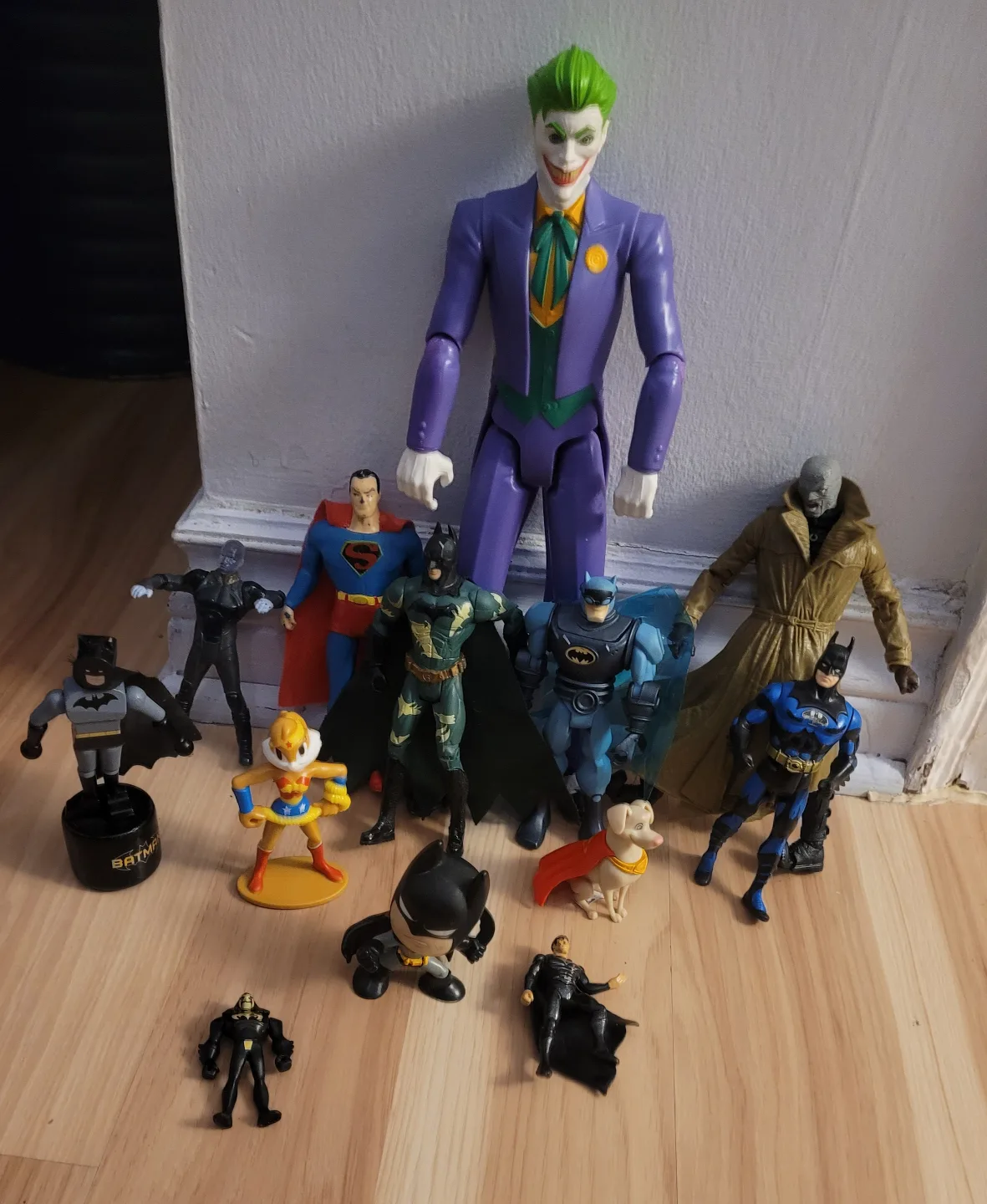 Lot of DC Comics Superhero Action Figures thumbnail