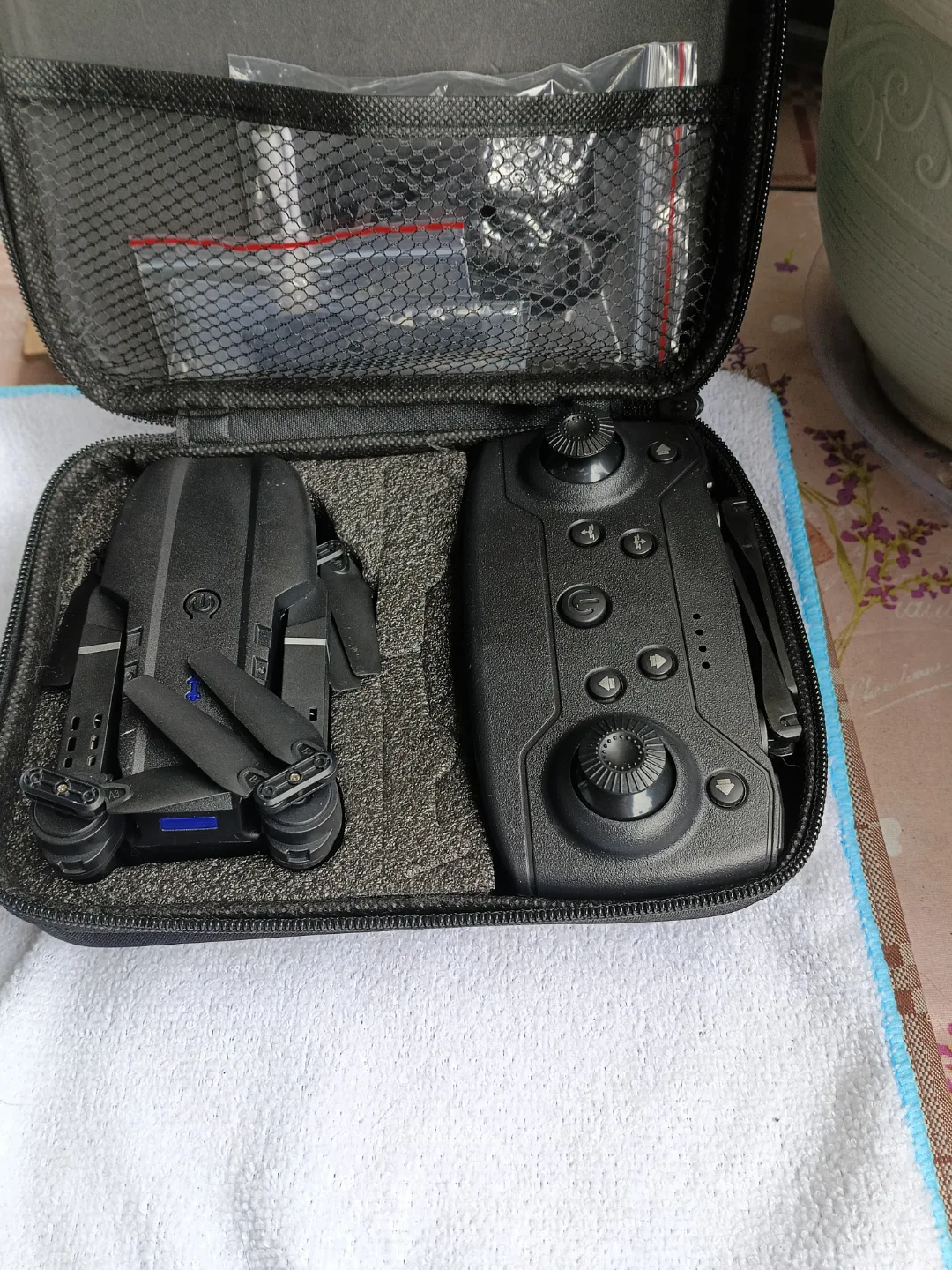 Foldable Drone with Remote Control and Accessories image indicator(9)