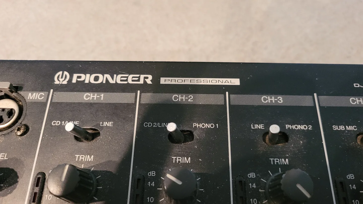 Pioneer DJM-500 DJ Mixer thumbnail