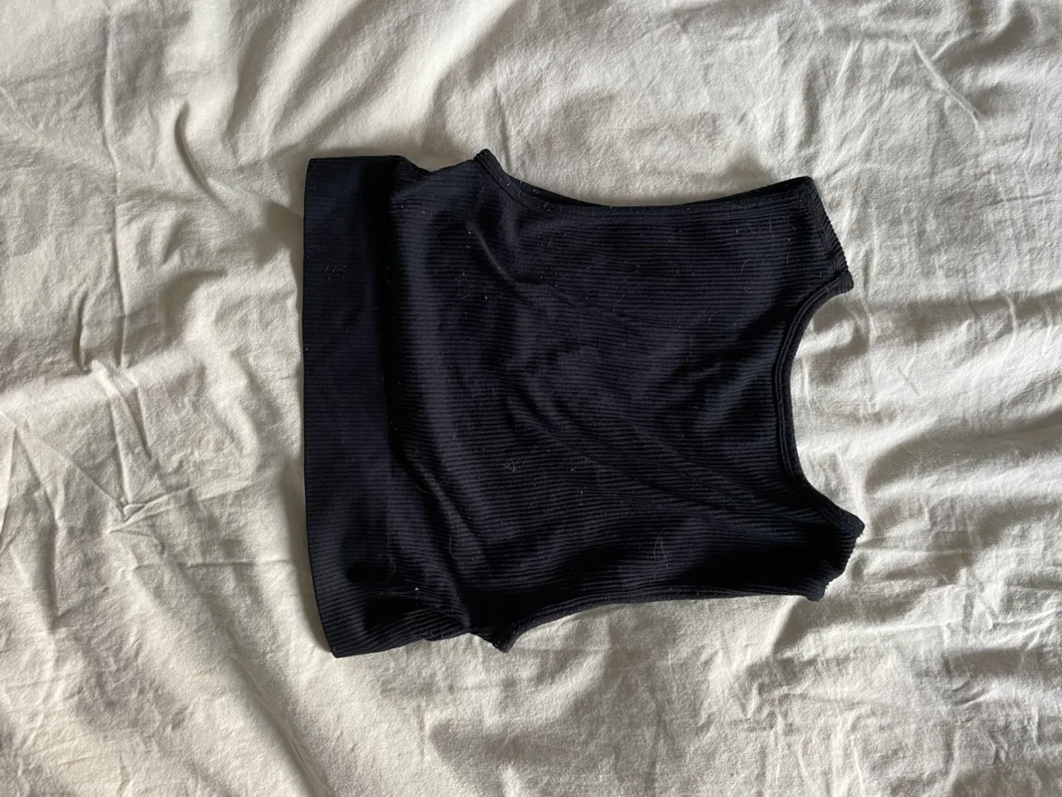 Garage Cropped Black Tank image indicator(2)