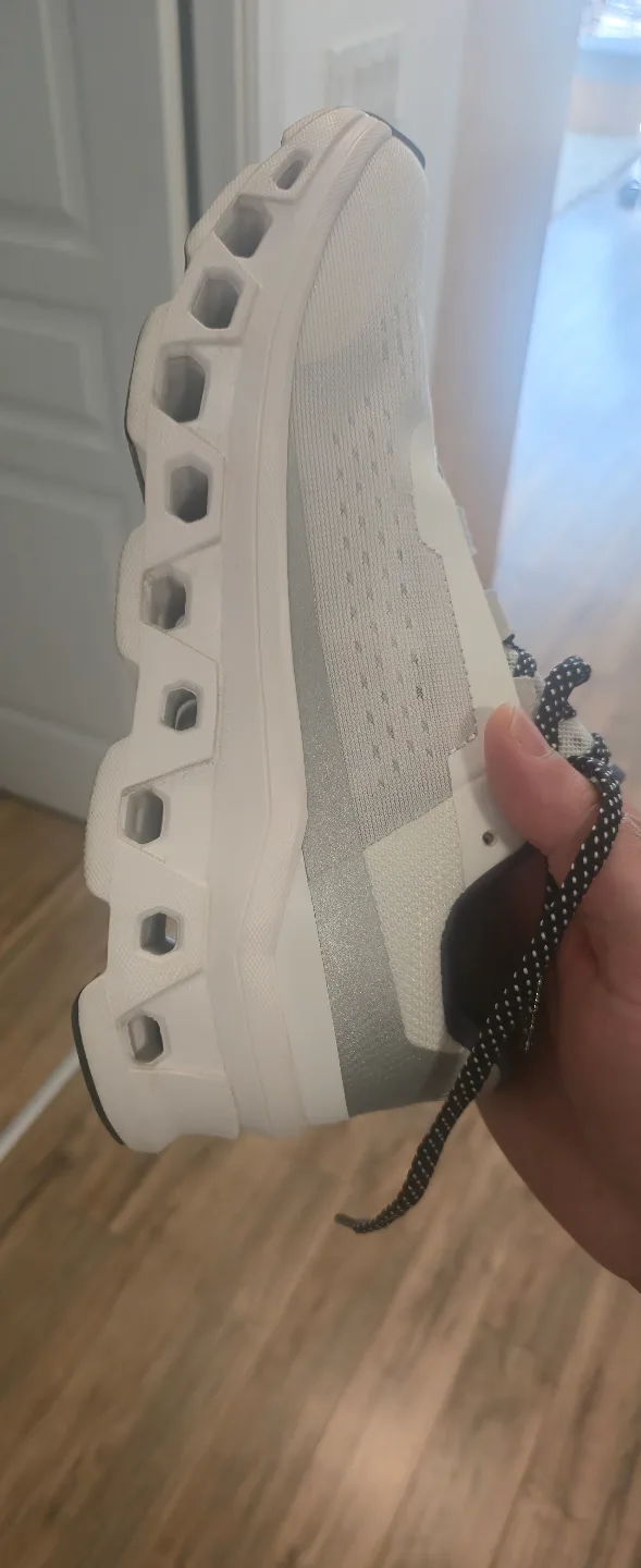 On Cloudmonster Running Shoes - Women's Size 8.5 image indicator(5)