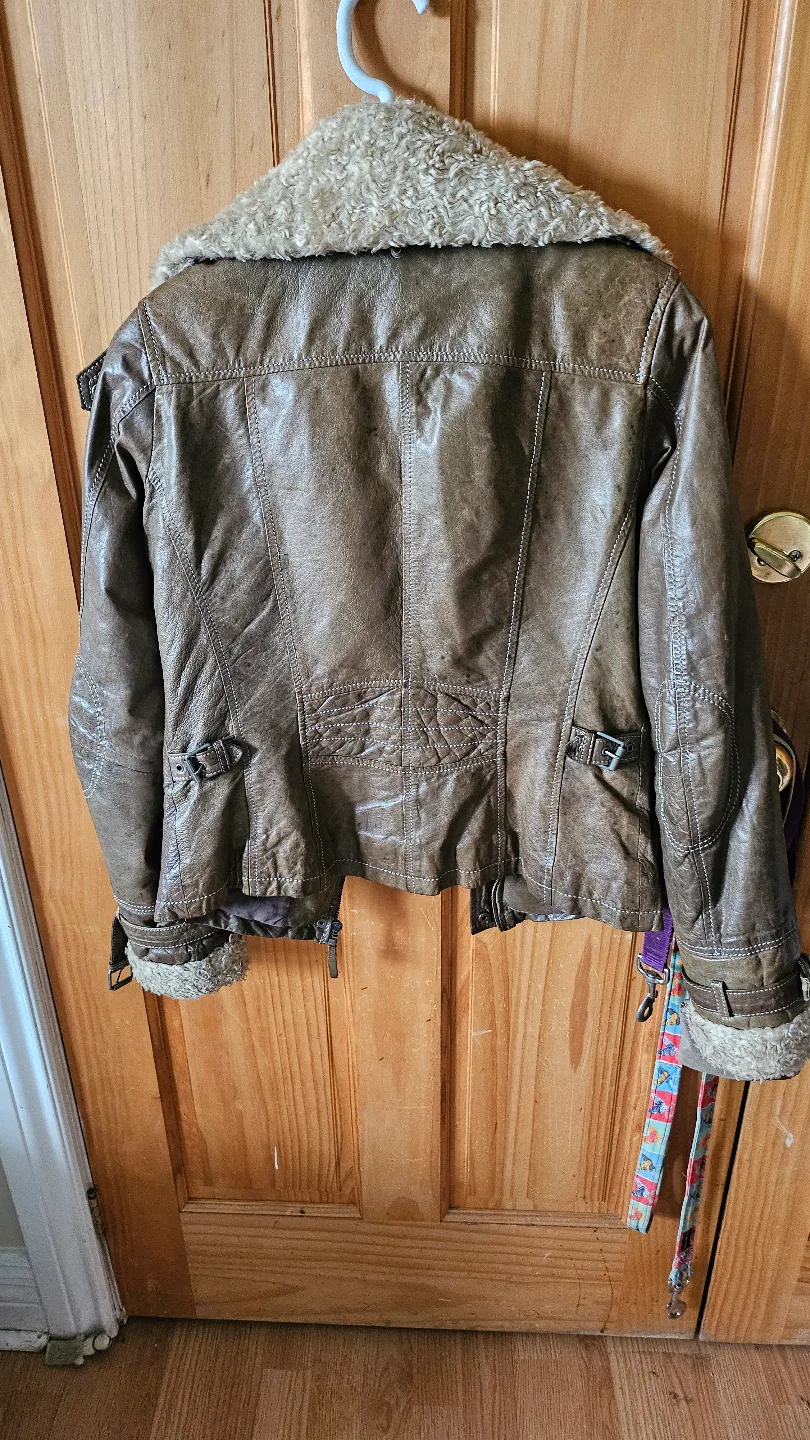 MAKE OFFER! Danier Leather Bomber Jacket image indicator(8)