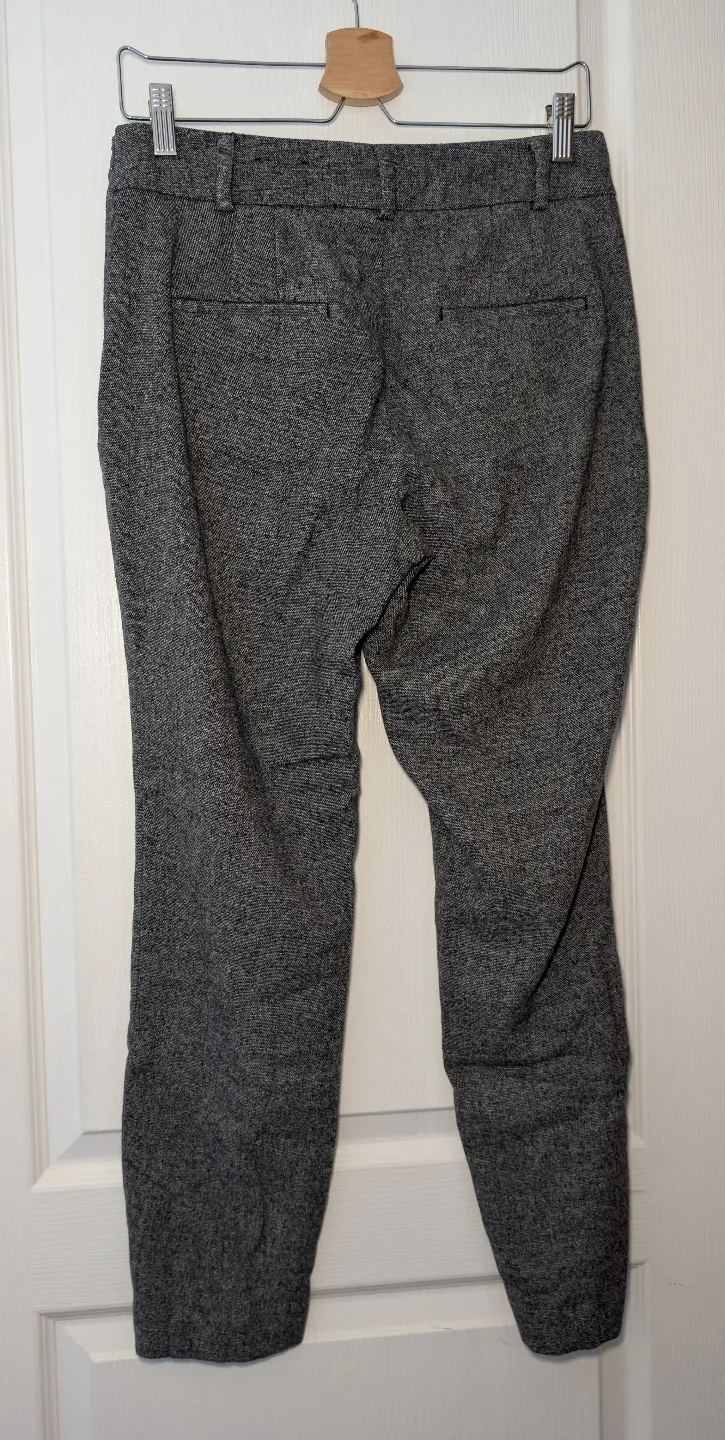 RW&Co. Grey Ankle Pants Size 6 image indicator(3)