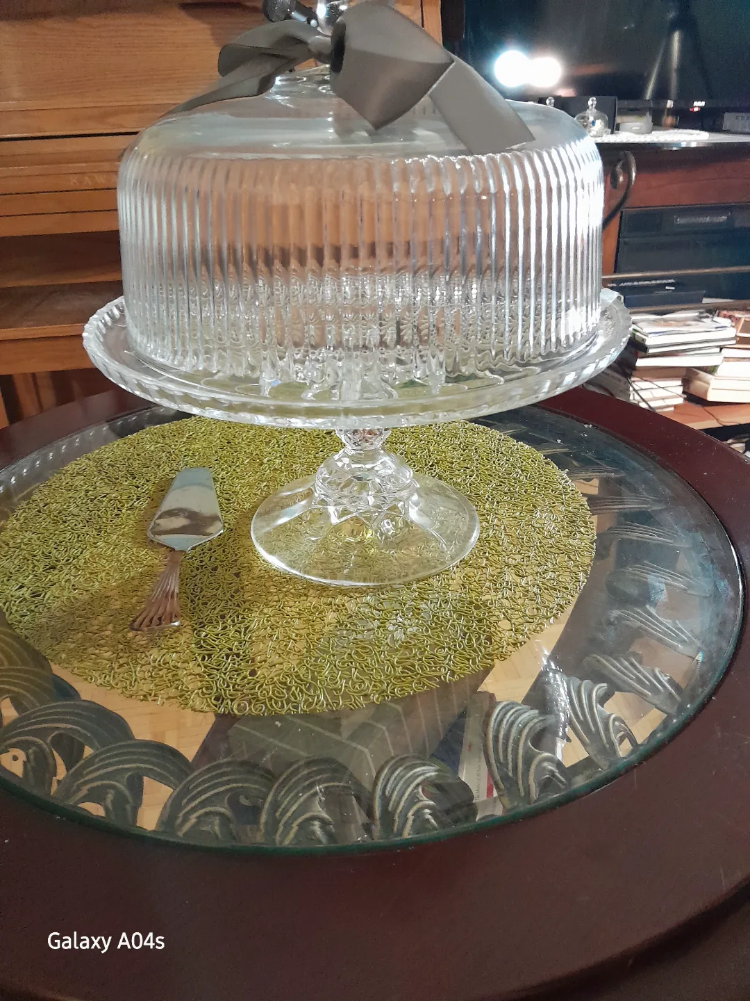 Elegant Glass Cake Stand with Dome image indicator(2)