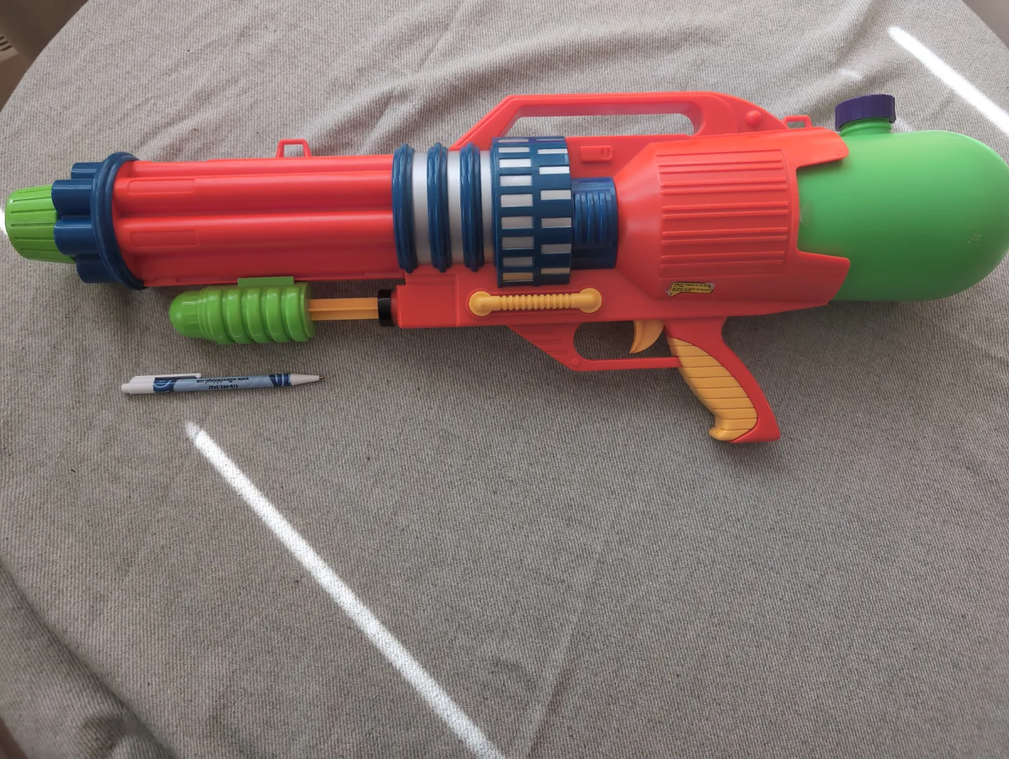 Large Water Gun Toy thumbnail
