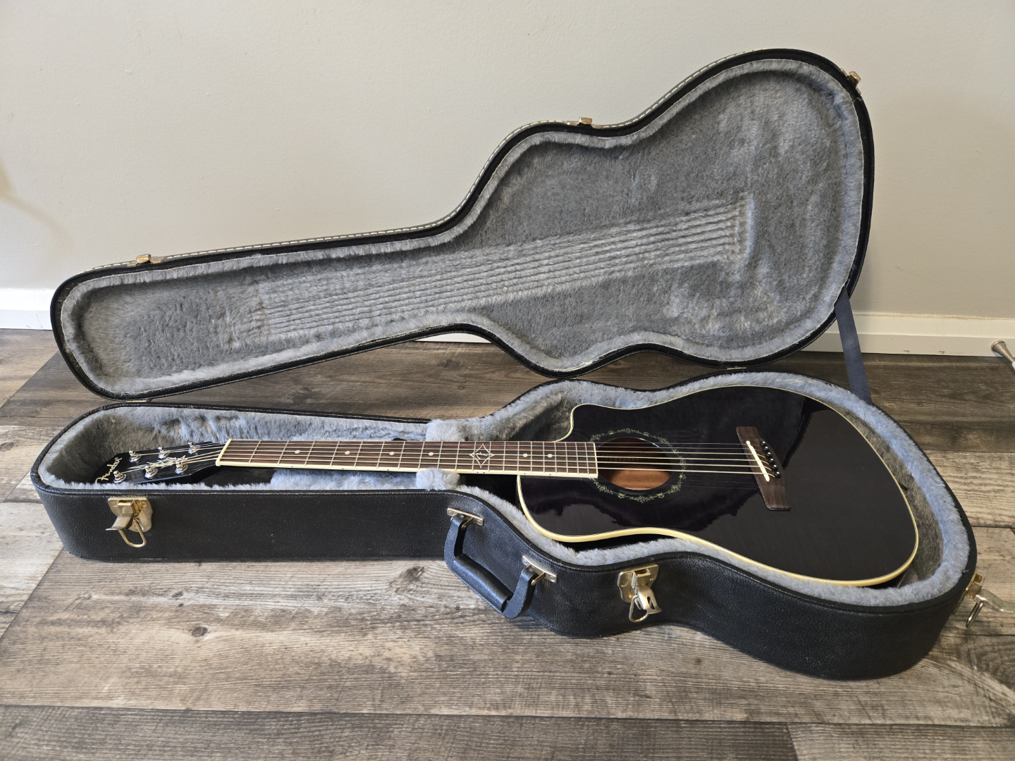 Fender Hot Rod Design T-Bucket 200 CE Acoustic-Electric Guitar