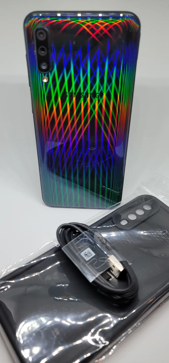 Samsung Galaxy A50 Smartphone with Charger Cable image indicator(2)