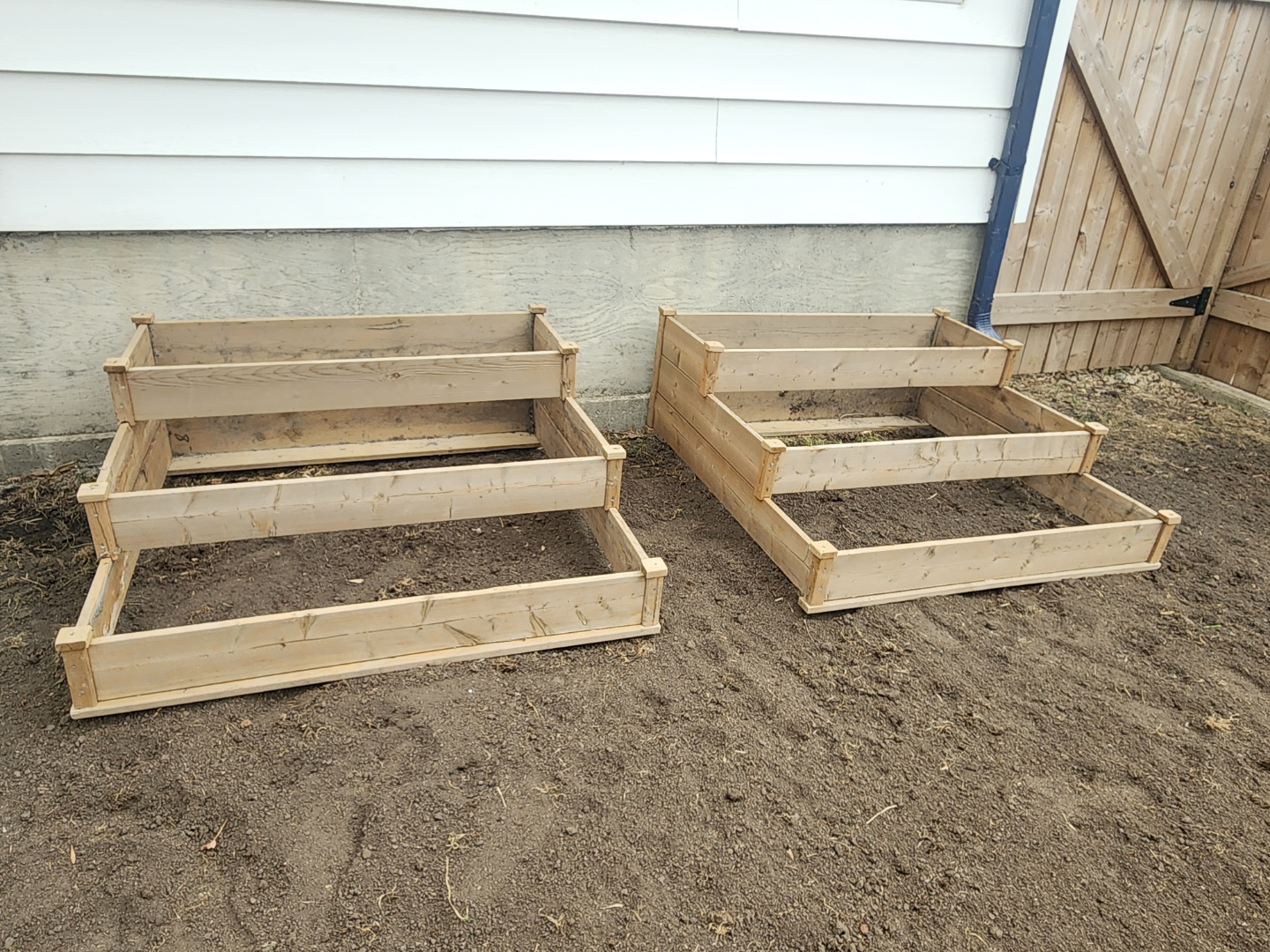 Three-tiered raised garden beds