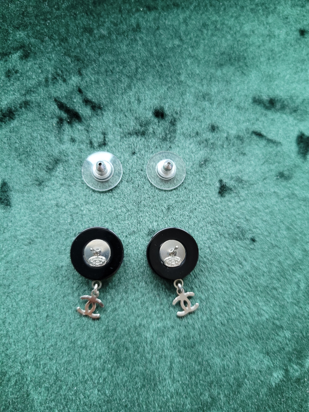 Chanel Black Resin Stud Earrings with CC Charm - photo 3