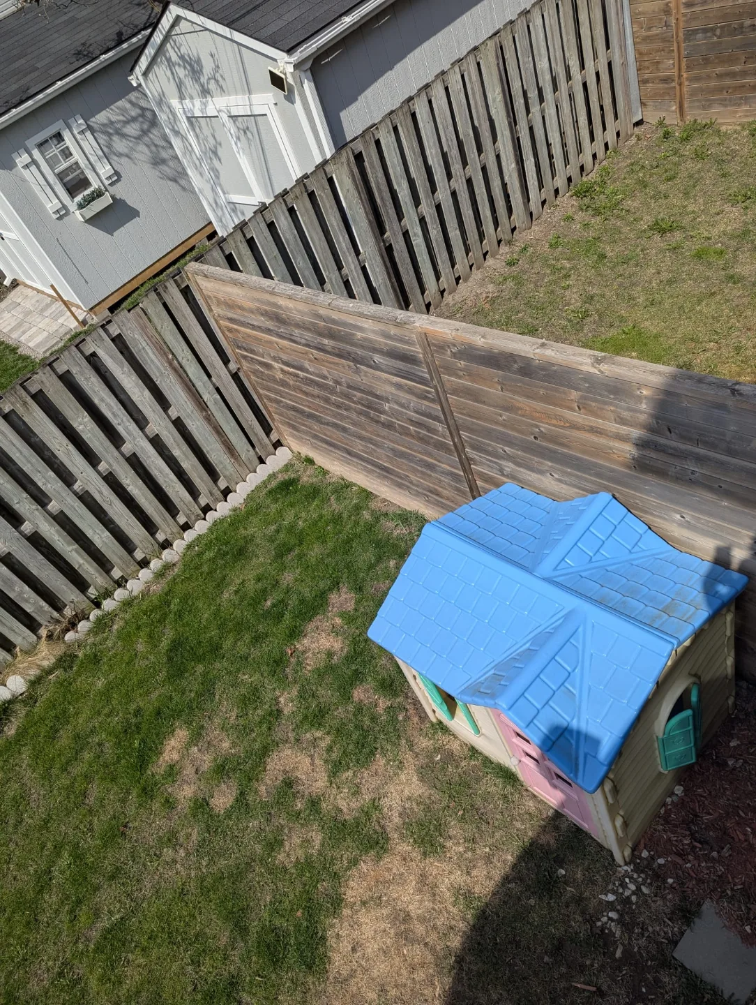 Free Garden table and kids Play House thumbnail