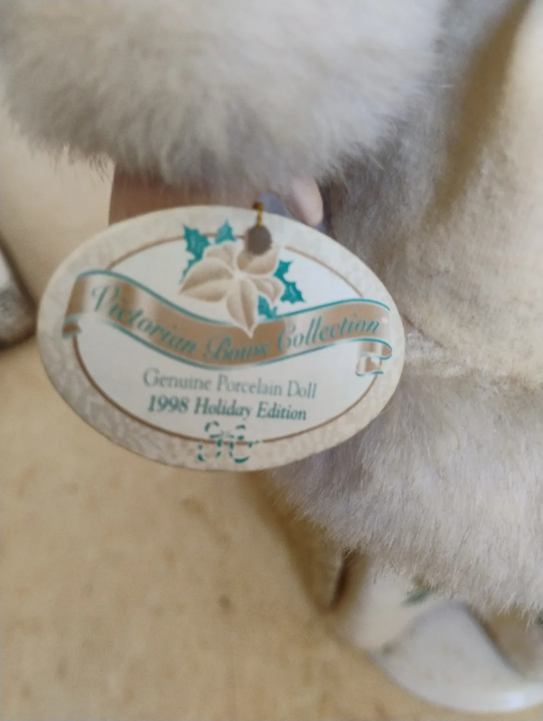 1998 Victorian Lass Collection Porcelain Doll🏒 image indicator(3)
