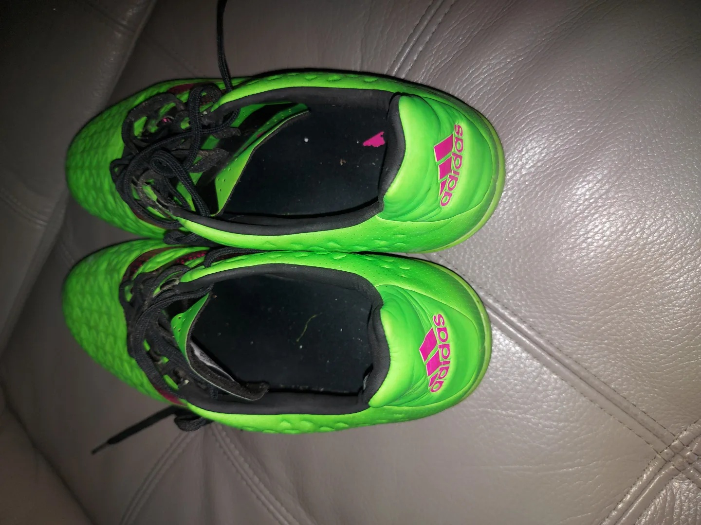 Adidas Shoes image indicator(3)