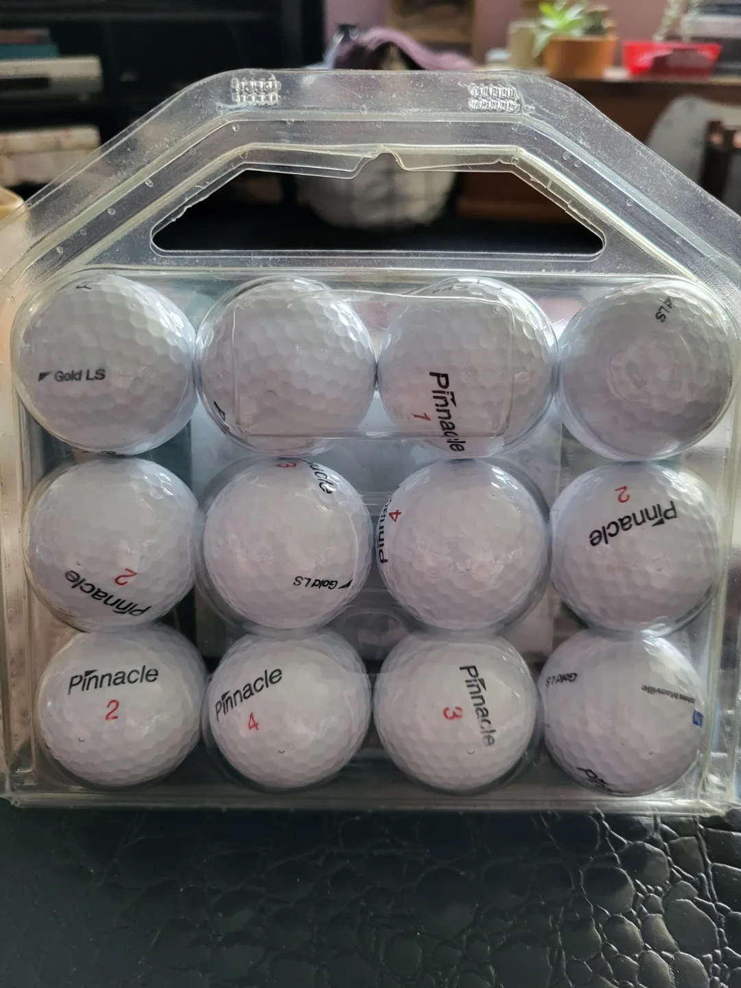 Pinnacle Tour Velocity Golf Balls - One Dozen image indicator(2)