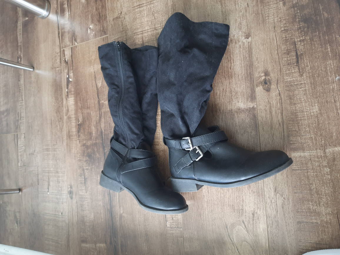 Women's Black Knee-High Boots - photo 2