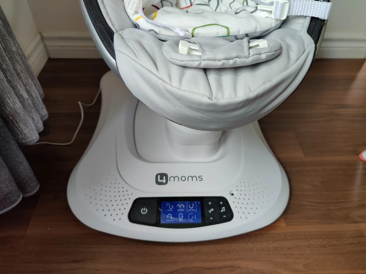 4moms mamaRoo4 Baby Swing image indicator(2)