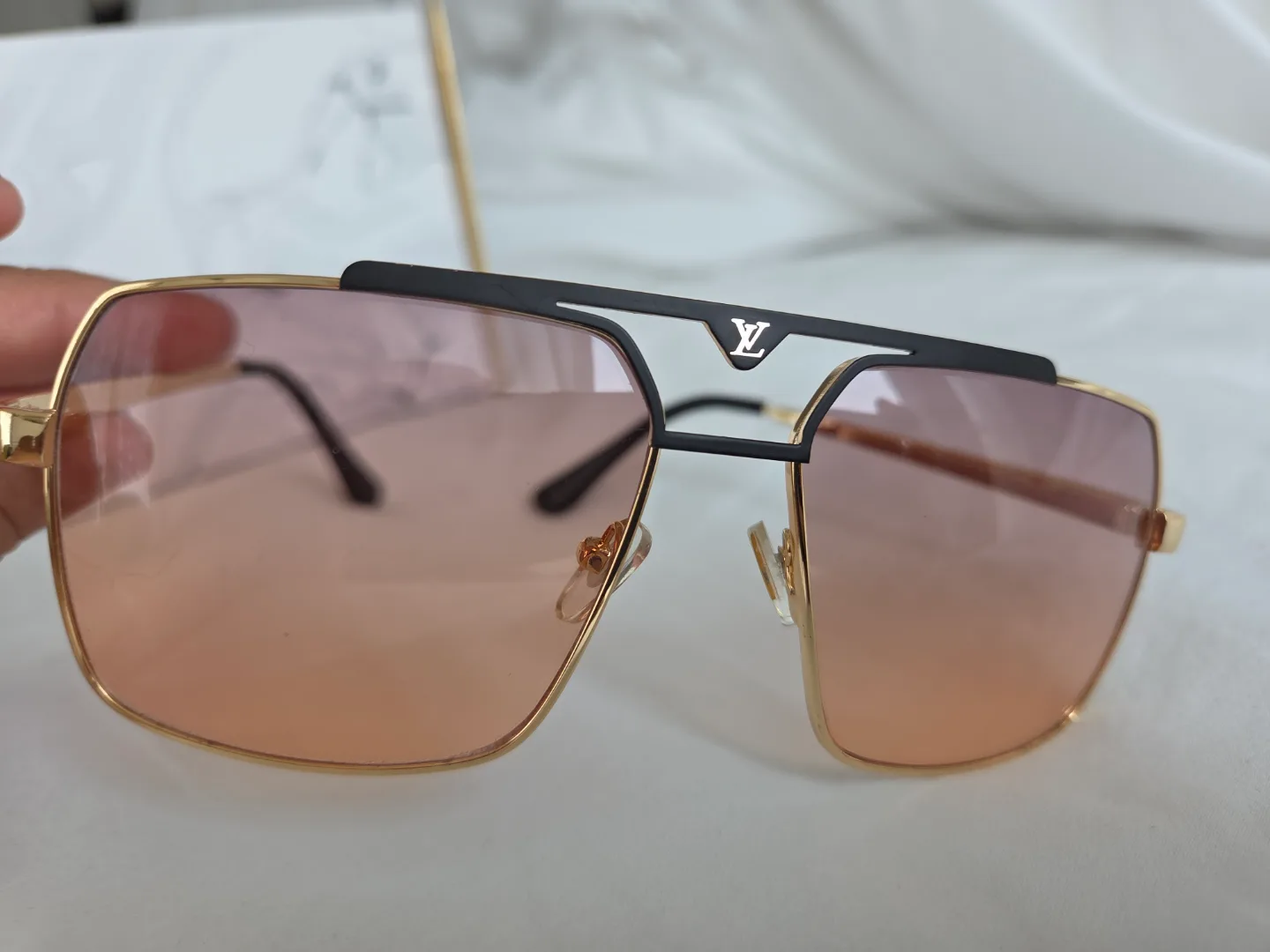Louis Vuitton Sunglasses image indicator(4)