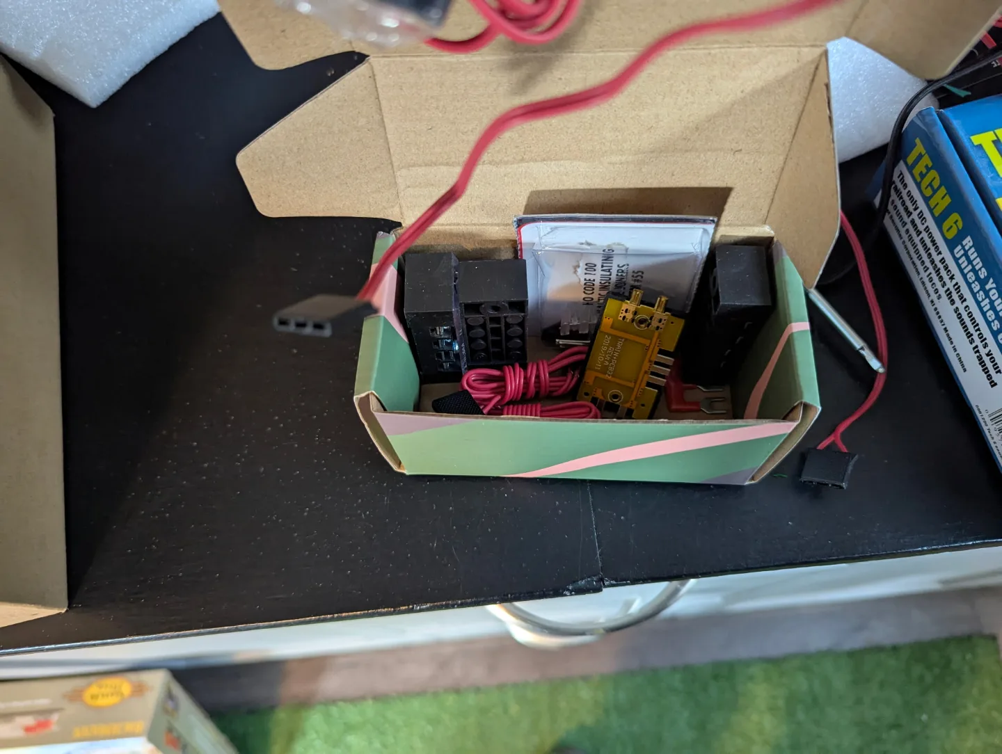 Model Train Set with Acela Train image indicator(8)