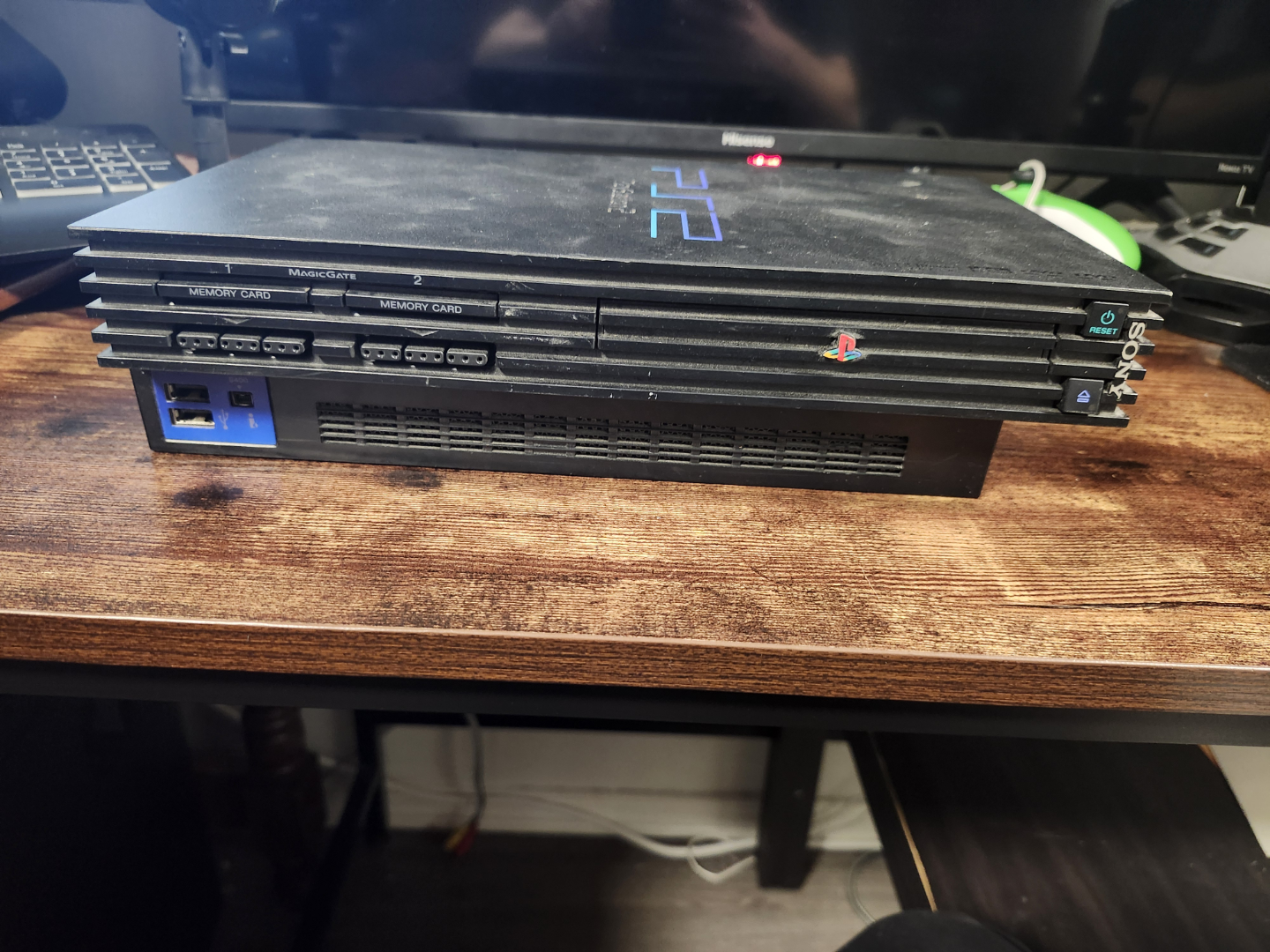Ps2, av cables and controller - photo 2