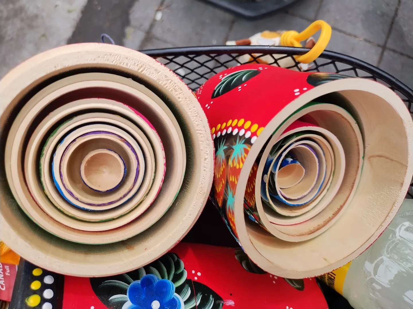 Hand-painted Russian nesting dolls image indicator(3)