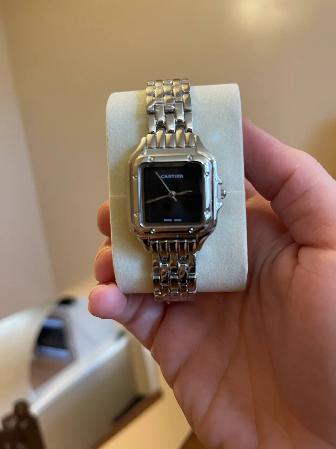 Elegant wristwatches thumbnail