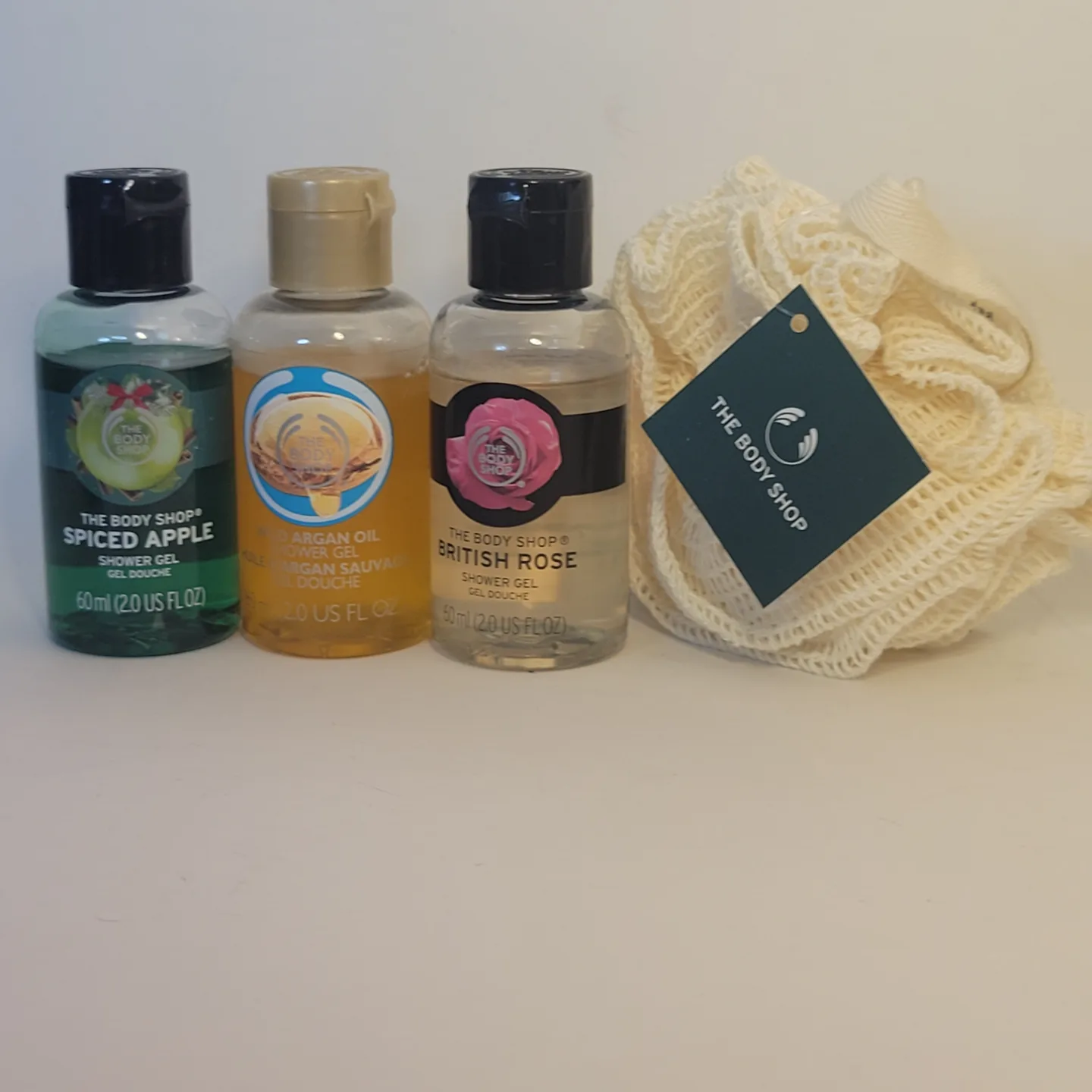 The Body Shop Shower Gel & Washable Puff Set thumbnail
