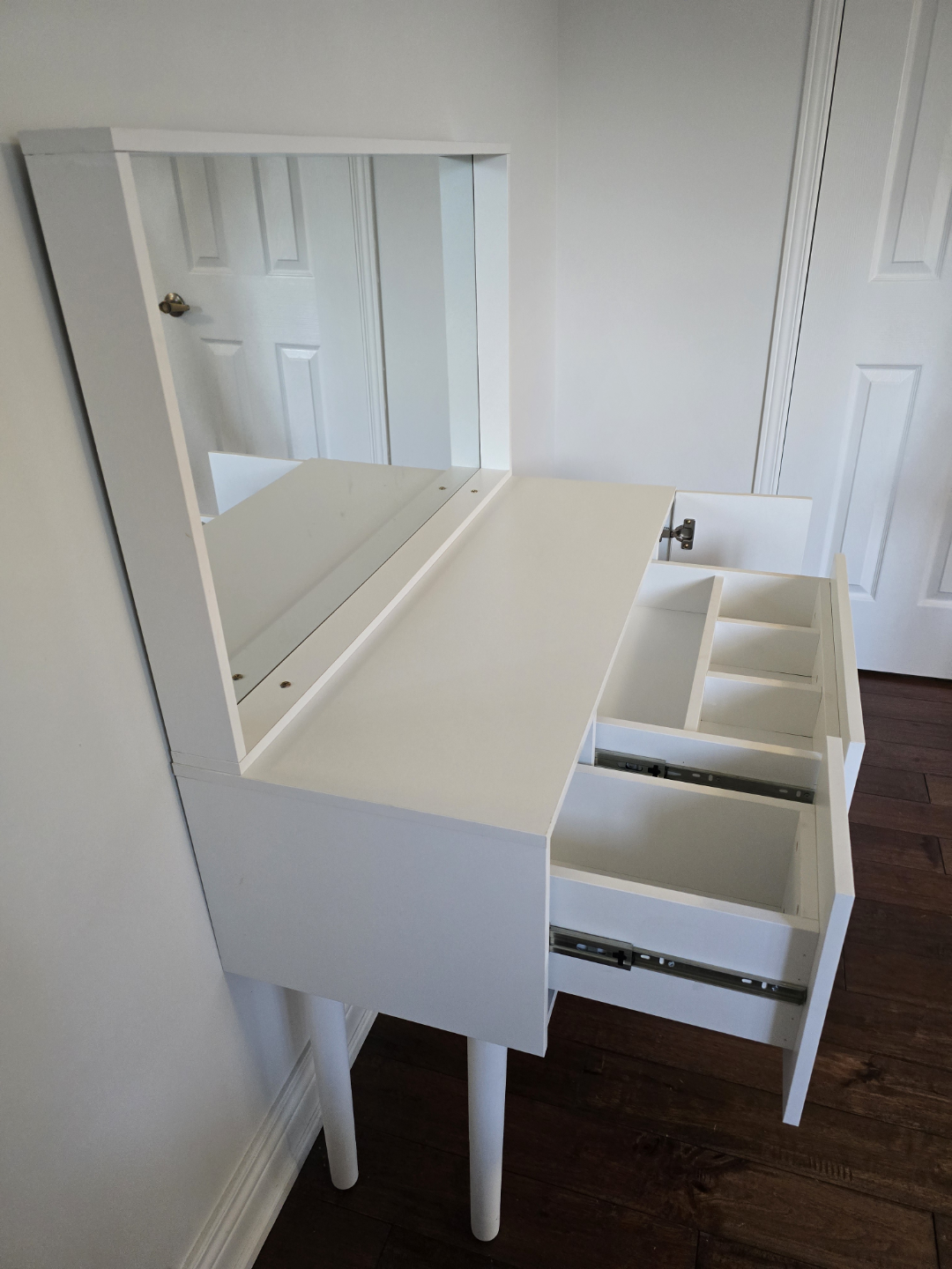 White Vanity Desk with Mirror and Drawers - photo 2