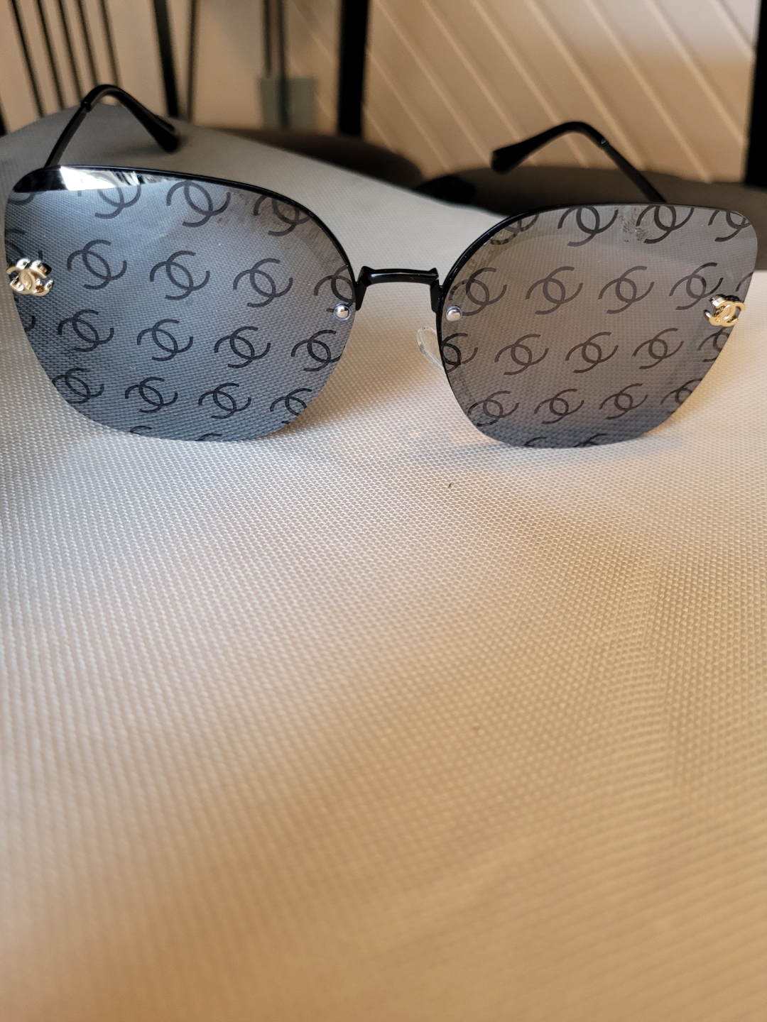 Womens trendy Sunglasses with Case