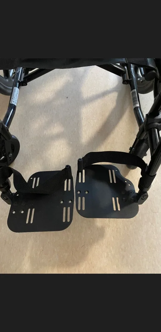 🇨🇦NEW Drive Medical Wheelchair - with front and seat cushion image indicator(8)