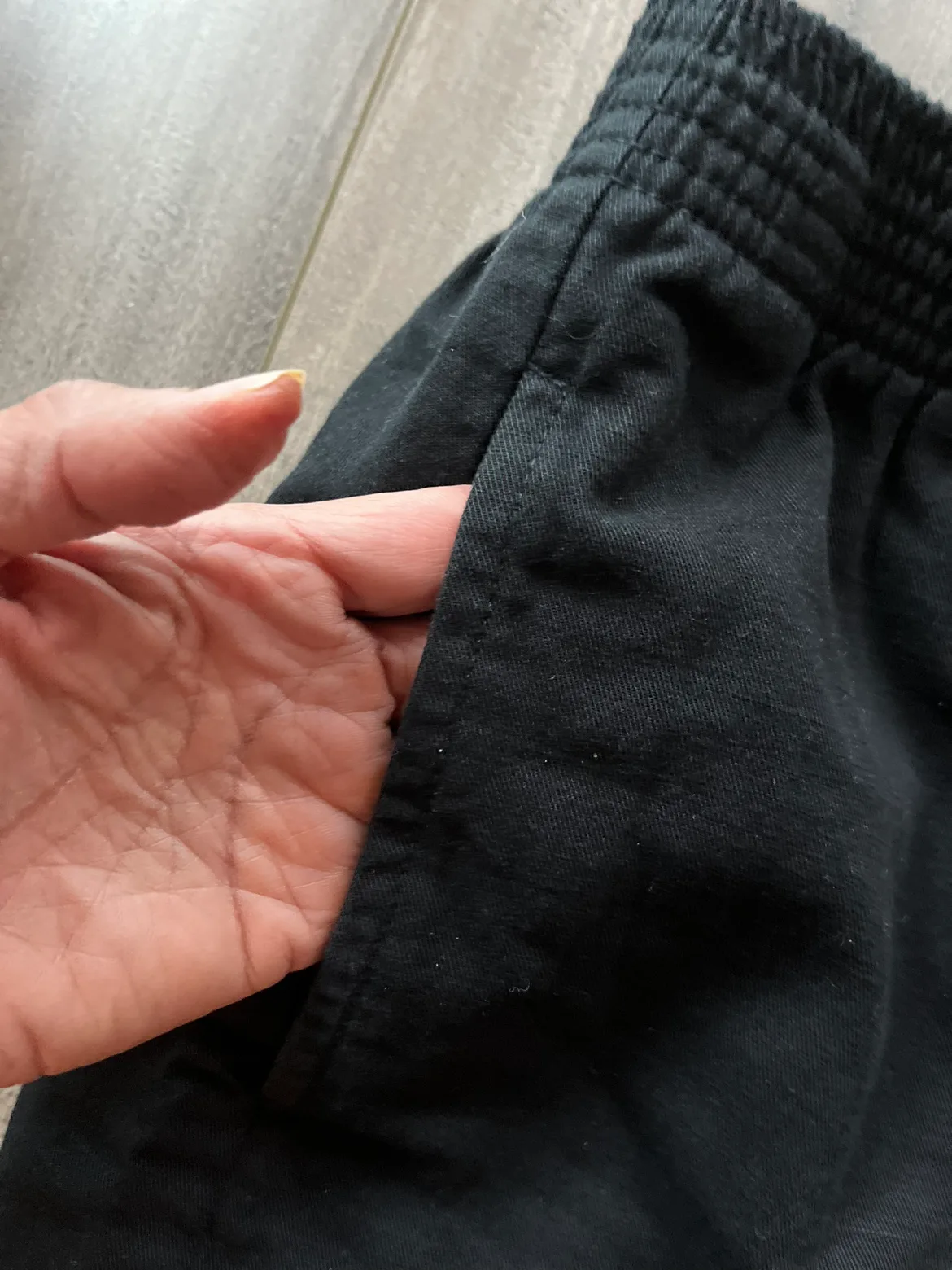 XS Wilfred free long black shorts with pockets image indicator(4)