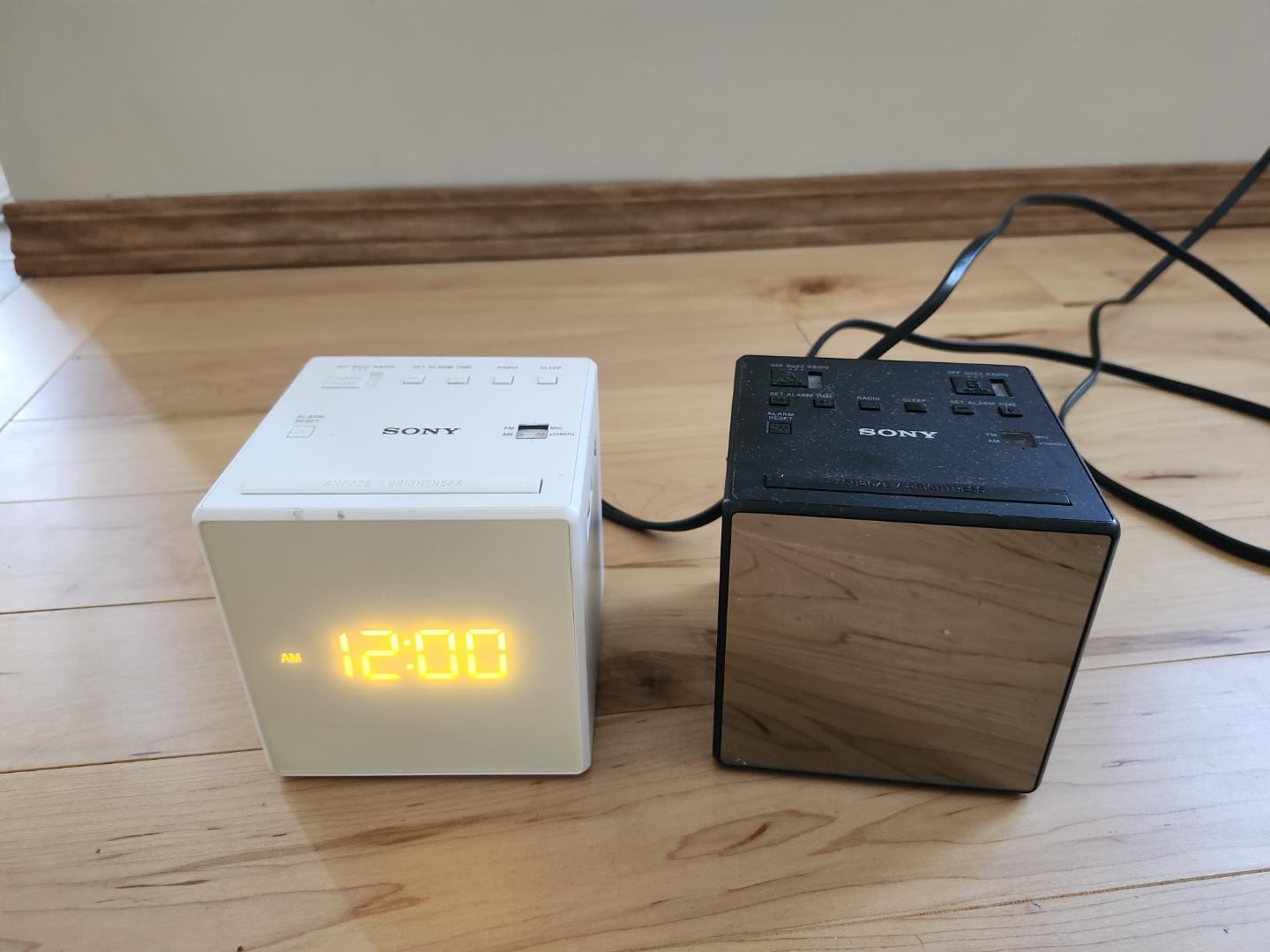 🧡 Pair of Sony ICF-C11 Clock Radios