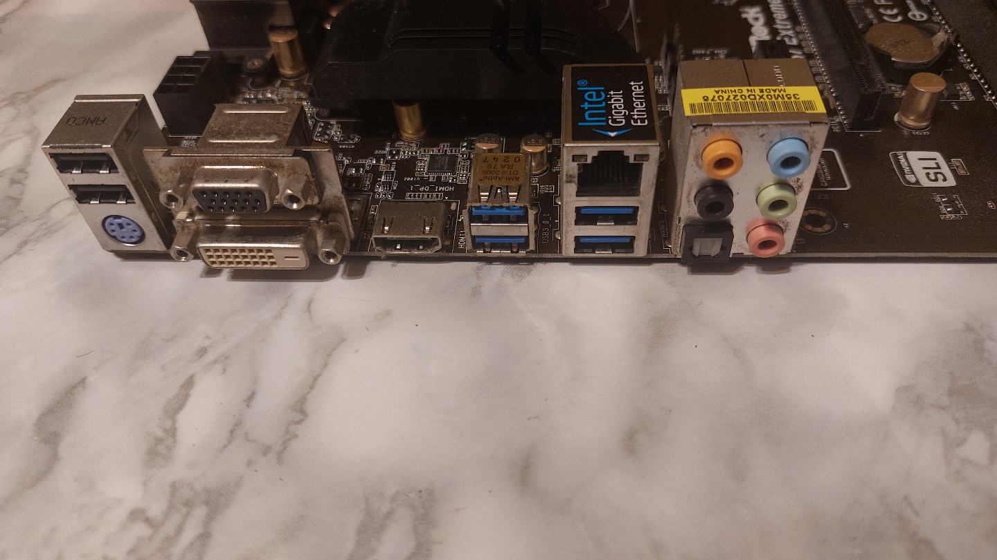 ASRock Z87 Extreme3 Motherboard - photo 2