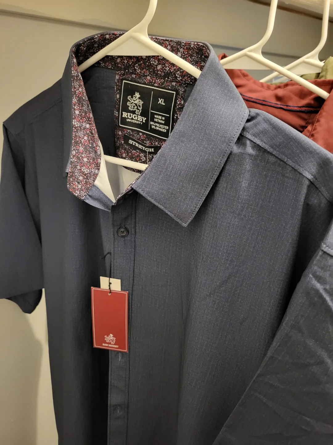 5 Mens Brand New Short Sleeve Shirts with a bonus backpack thumbnail