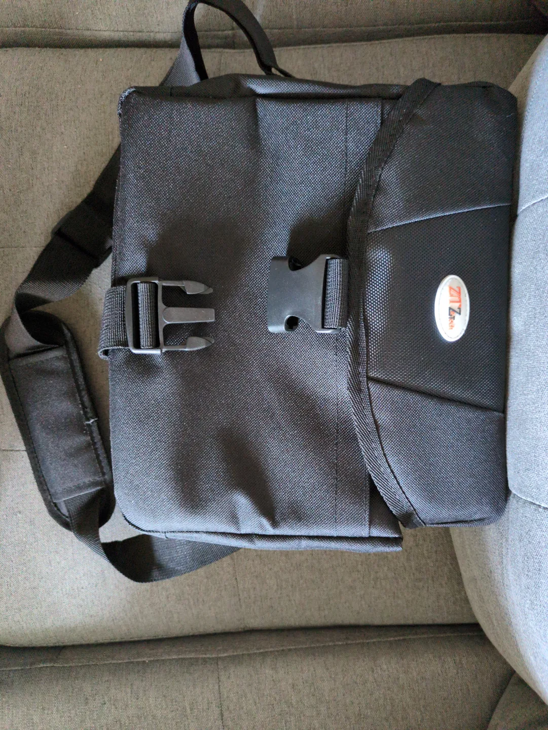 Gadget Bag for Camera/Camcorder/VR Glasses image indicator(2)