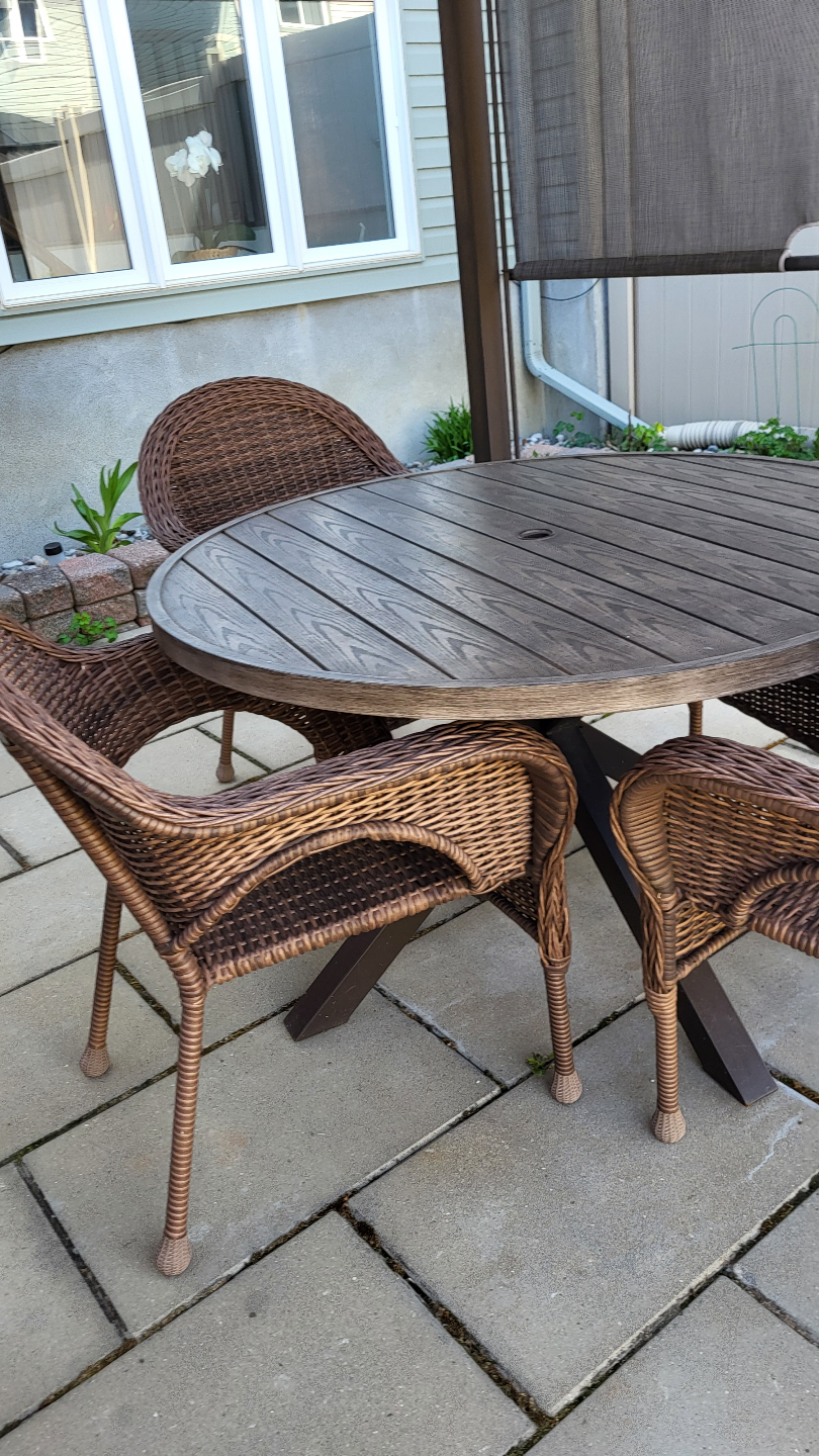 5-Piece Patio Set - Round Table and Four Wicker Chairs - photo 2