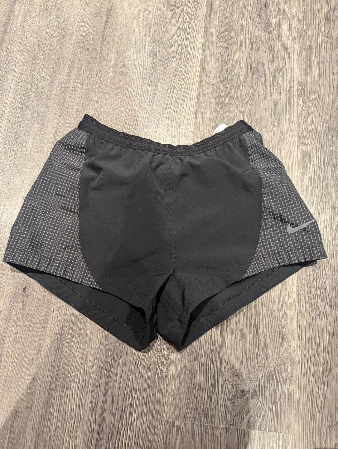 Nike Running Division Women's Shorts thumbnail