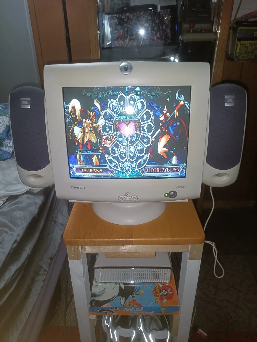 Compaq MV540 15 inch crt with JBL speakers thumbnail