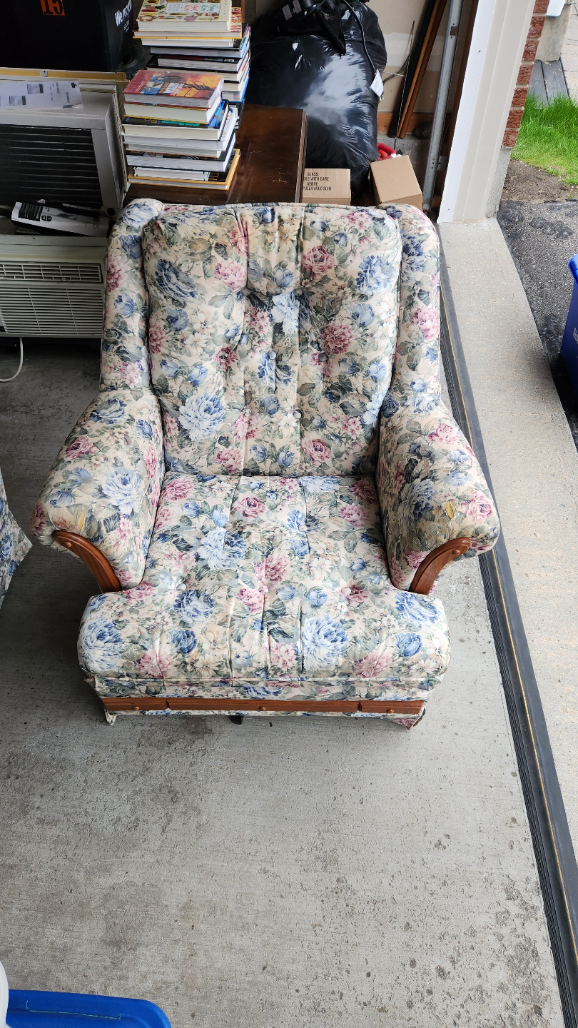 Floral Sofa and Swivel Chair Set - photo 2