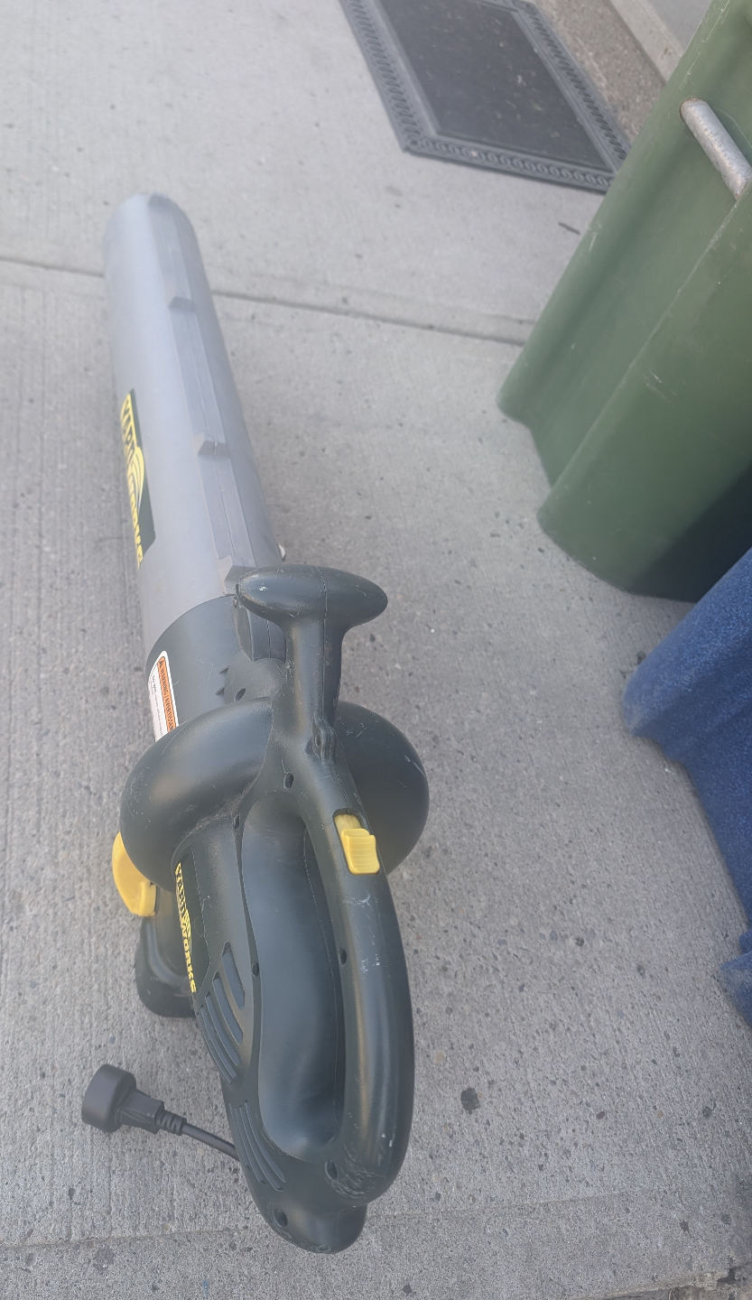 Yardworks electric (corded) leaf blower/snowblower 60-3856-2 - photo 2