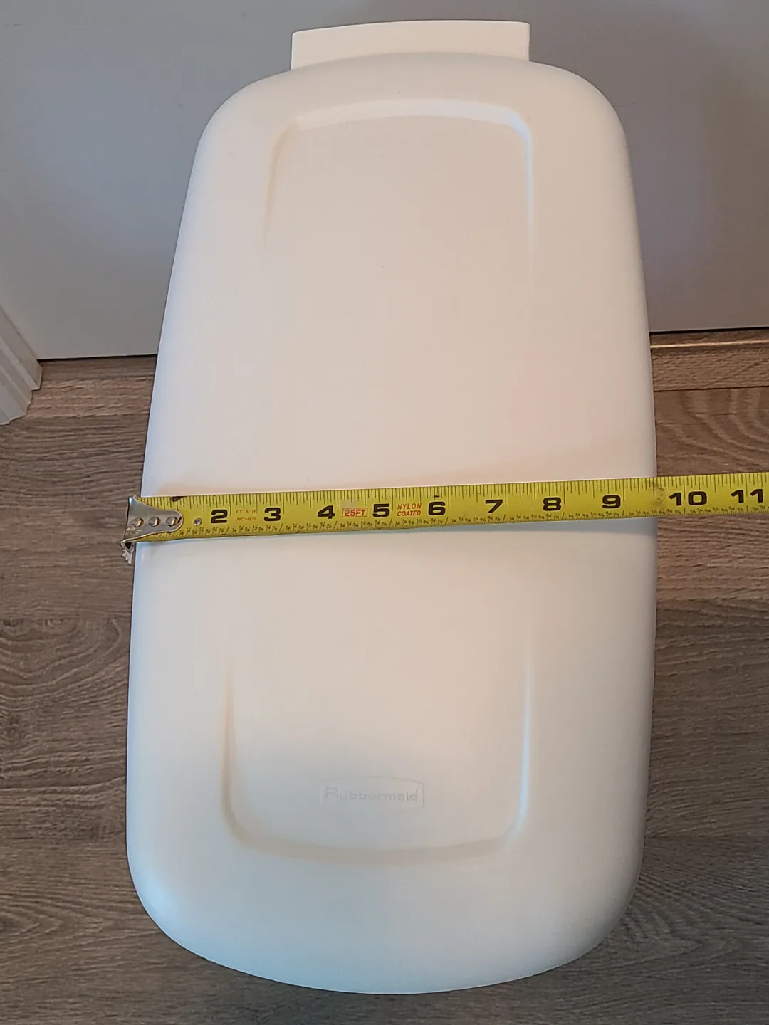 Rubbermaid Step-on Trash Can image indicator(4)