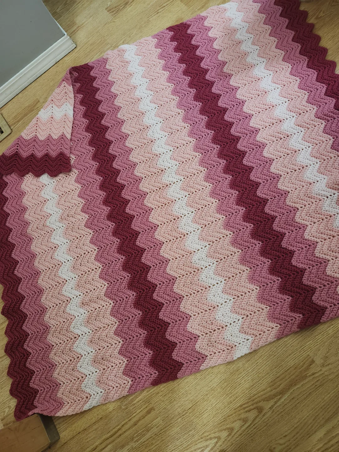 Handmade Chevron Baby Blanket image indicator(3)