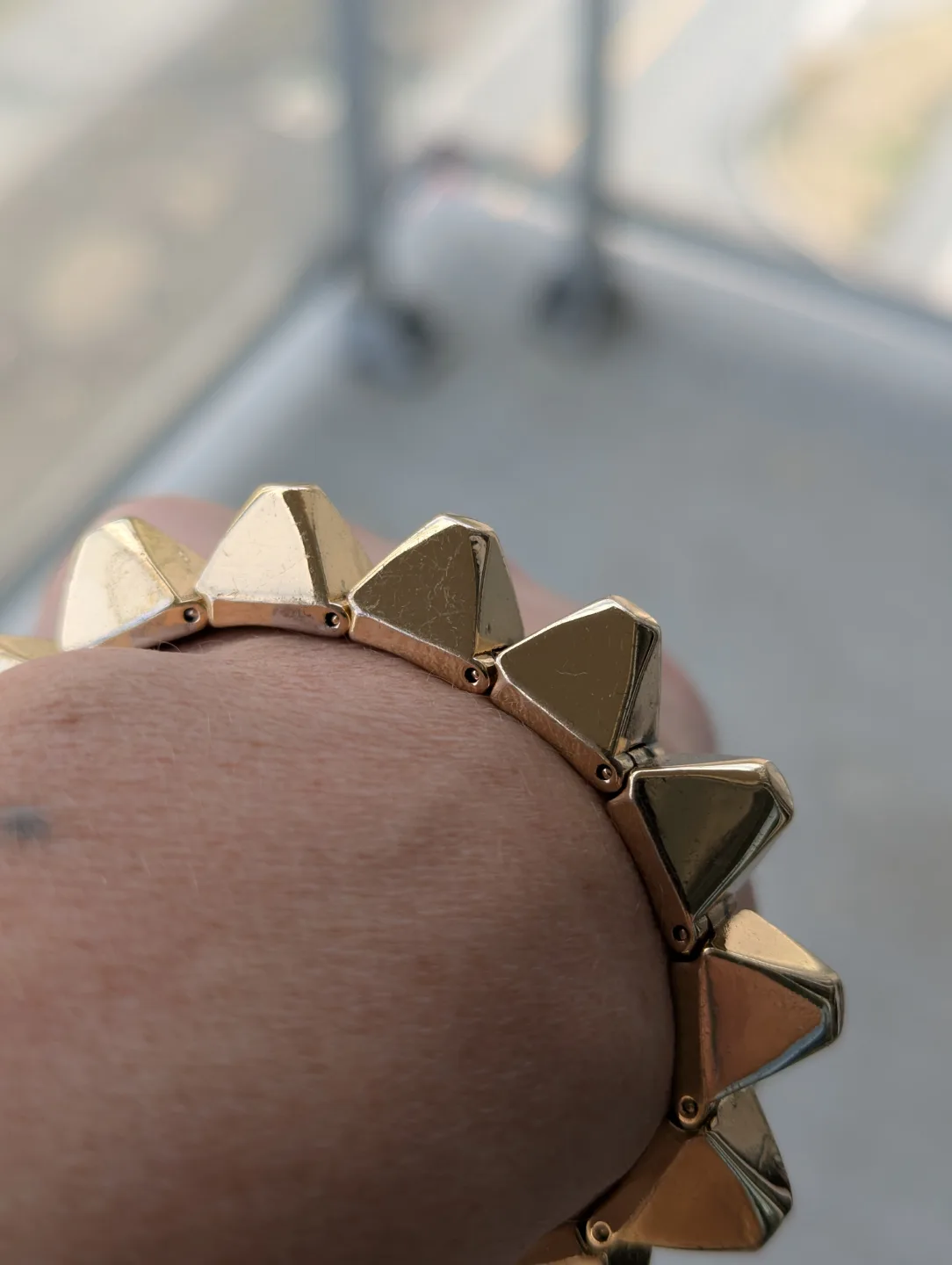 Gold-toned Triangular Spike Bracelet BR image indicator(2)