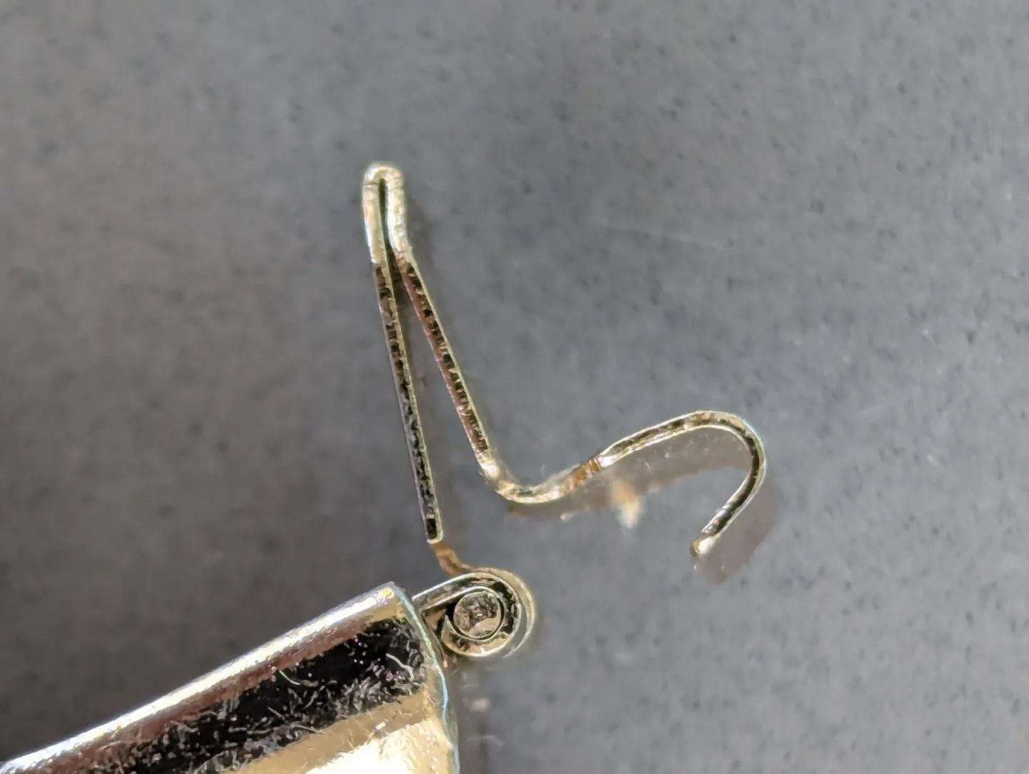 Gold-toned Triangular Spike Bracelet BR image indicator(4)