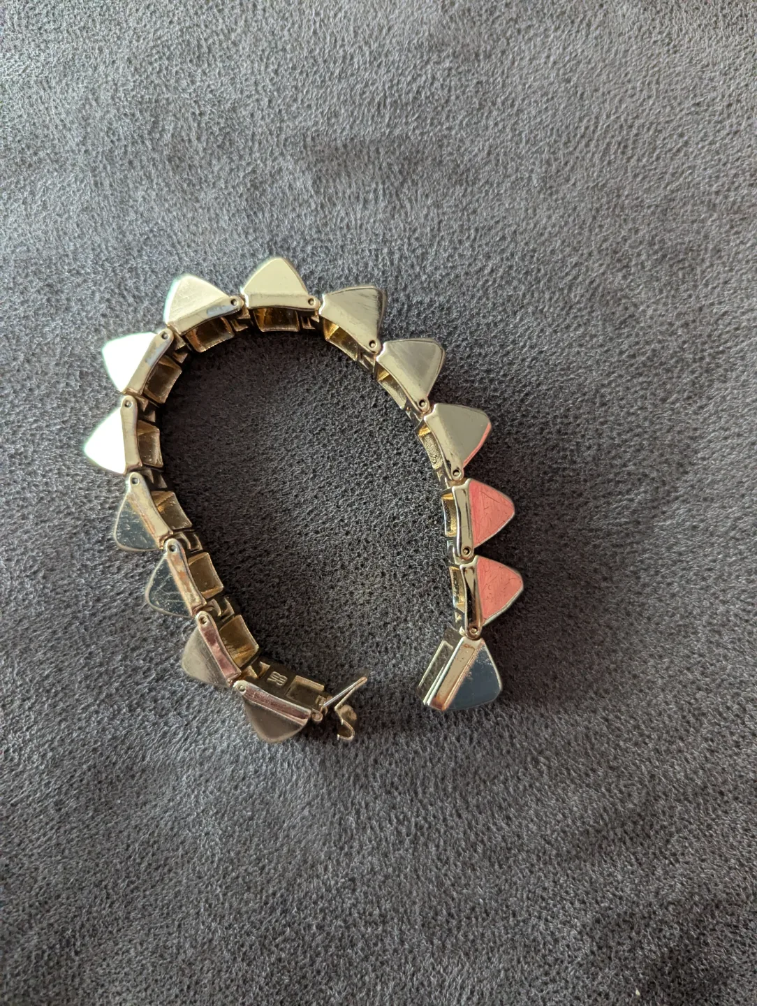 Gold-toned Triangular Spike Bracelet BR image indicator(7)