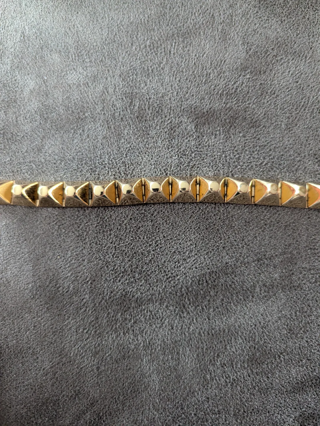 Gold-toned Triangular Spike Bracelet BR image indicator(8)
