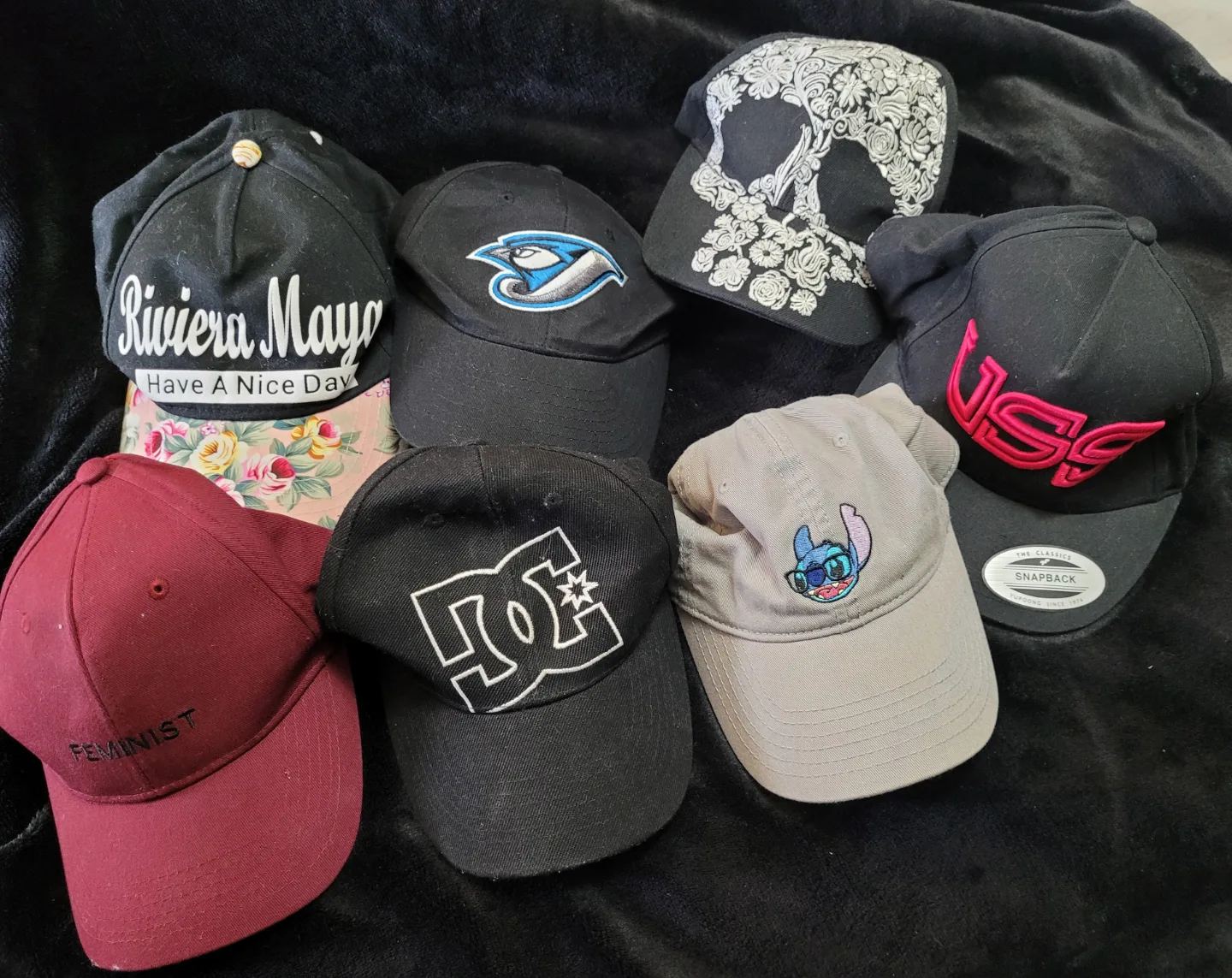 Bundle of 7 Assorted Baseball Caps image indicator(2)