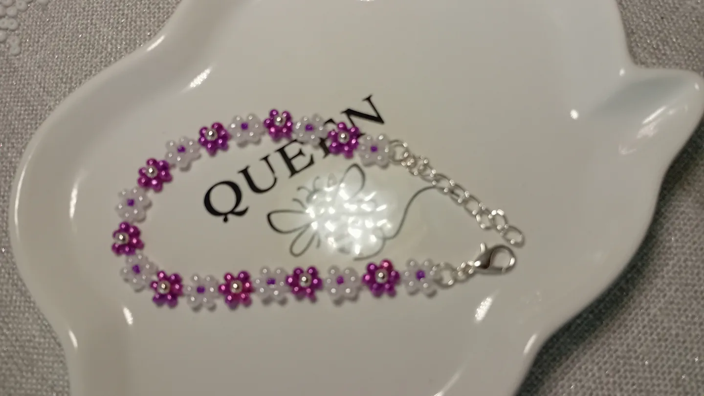 Handmade Beaded Flower Bracelet image indicator(5)